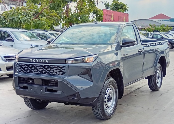 TOYOTA HILUX TRAVO