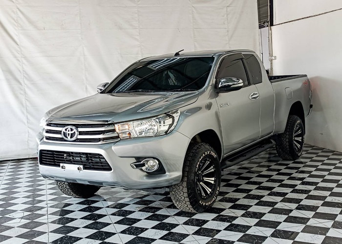 TOYOTA Hilux