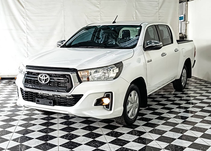 TOYOTA Hilux