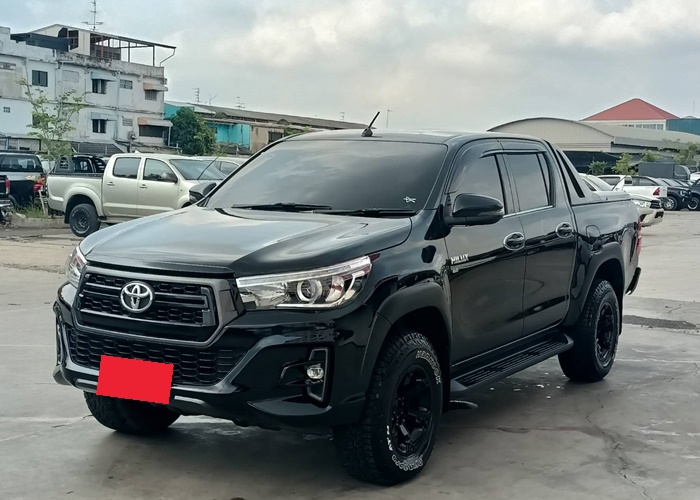 TOYOTA Hilux