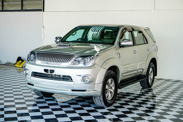 TOYOTA Fortuner