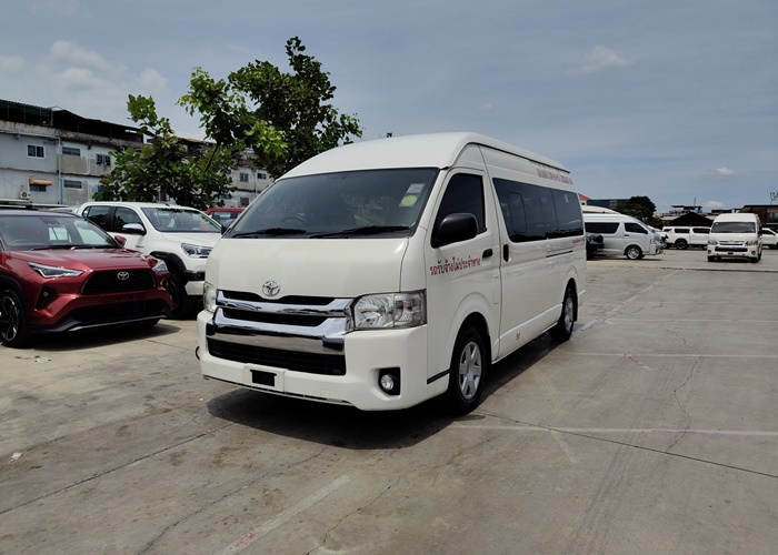 TOYOTA COMMUTER