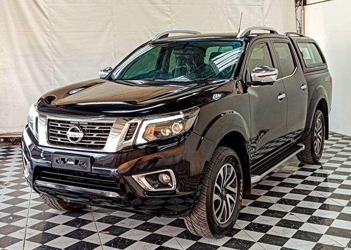 NISSAN Navara