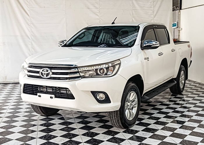 TOYOTA Hilux