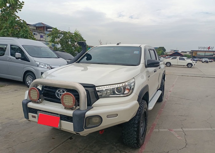 TOYOTA Hilux