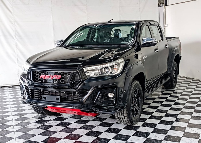 TOYOTA Hilux