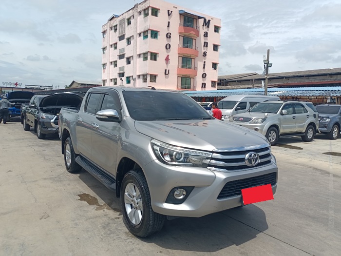 TOYOTA Hilux