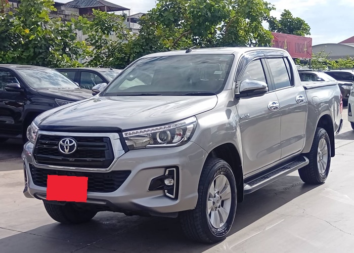 TOYOTA Hilux