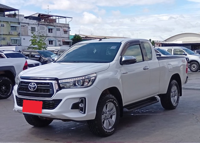 TOYOTA Hilux