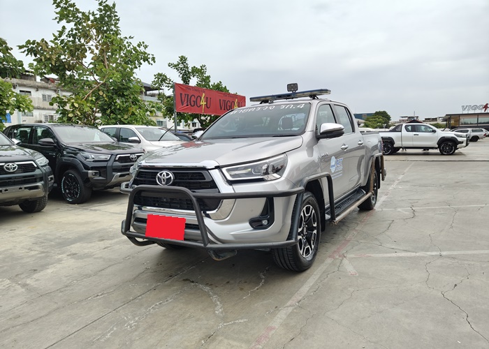 TOYOTA Hilux
