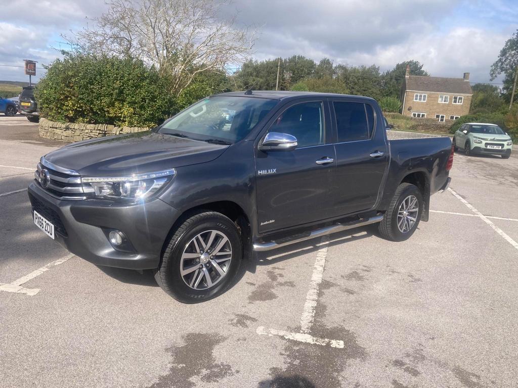 TOYOTA Hilux