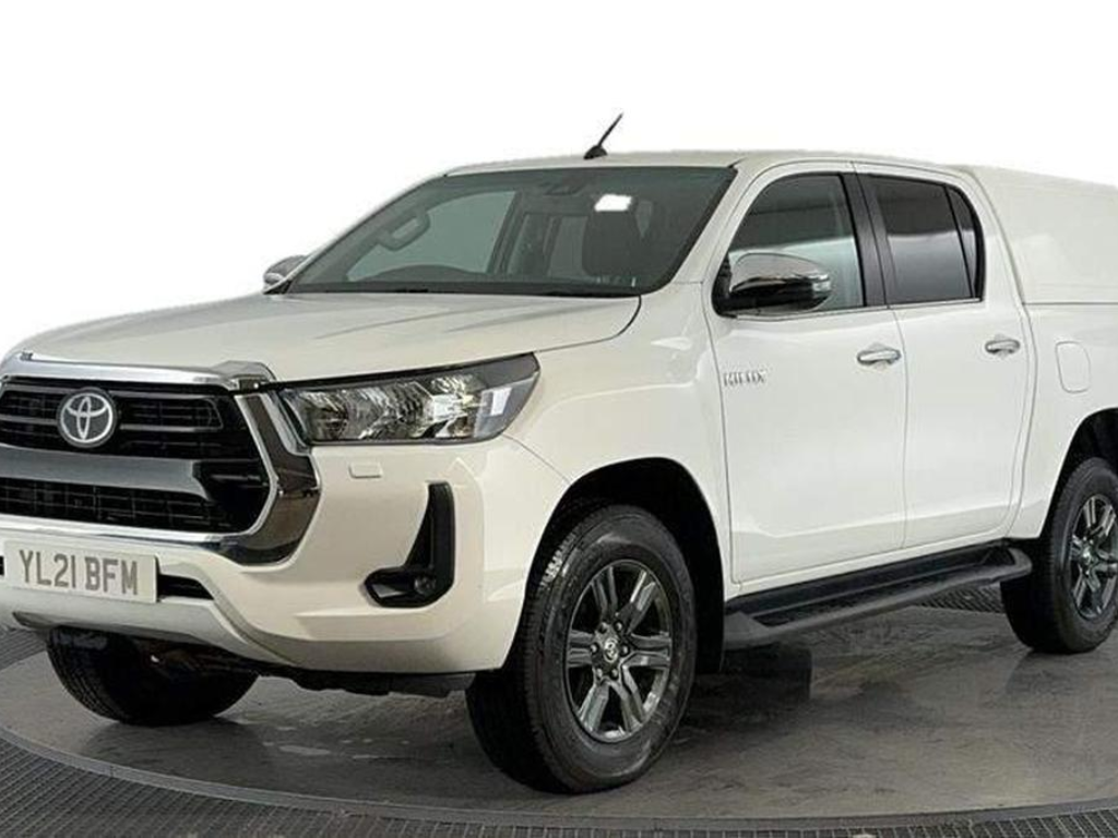 TOYOTA Hilux