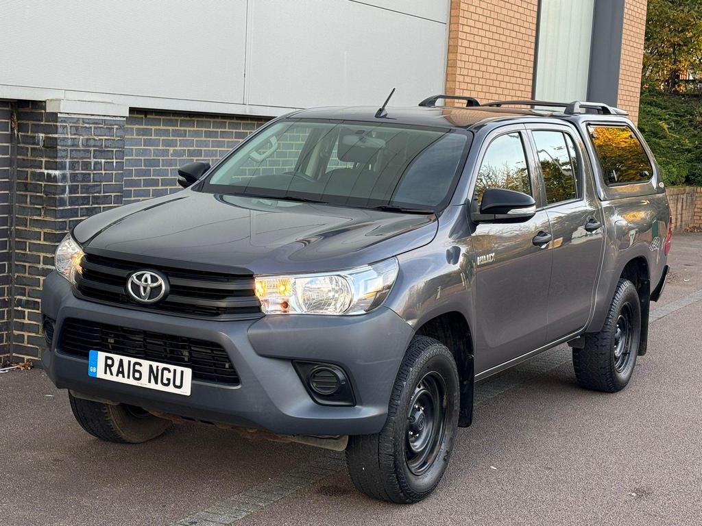 TOYOTA Hilux