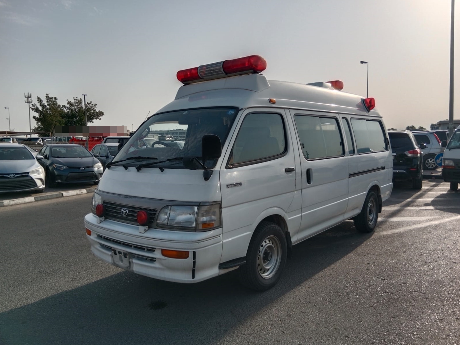 TOYOTA HIACE AMBULANCE