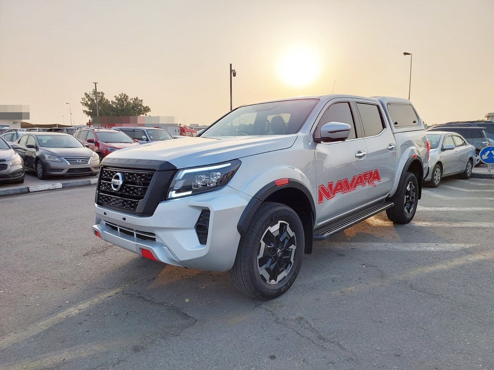 NISSAN Navara