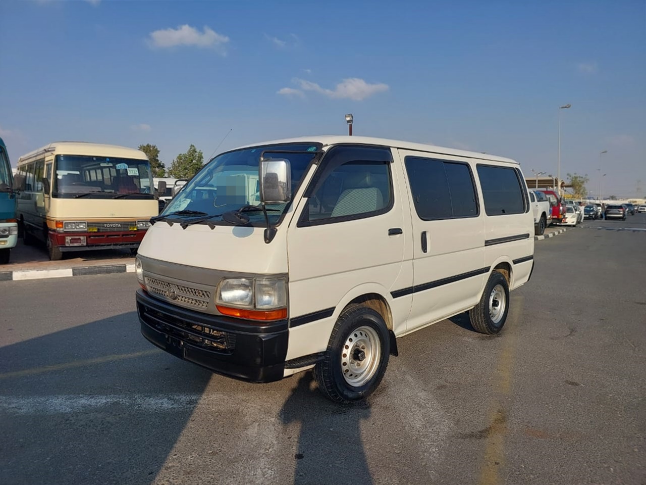 TOYOTA HIACE