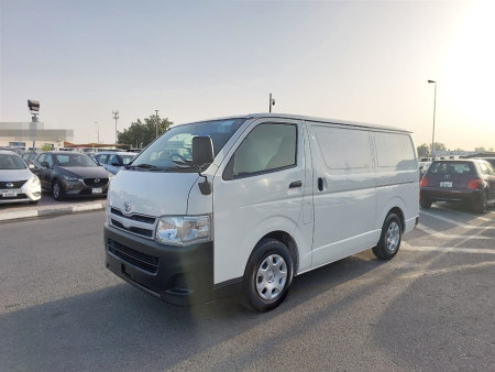 TOYOTA HIACE