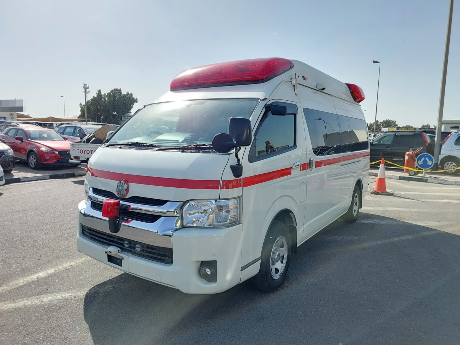 TOYOTA HIACE AMBULANCE