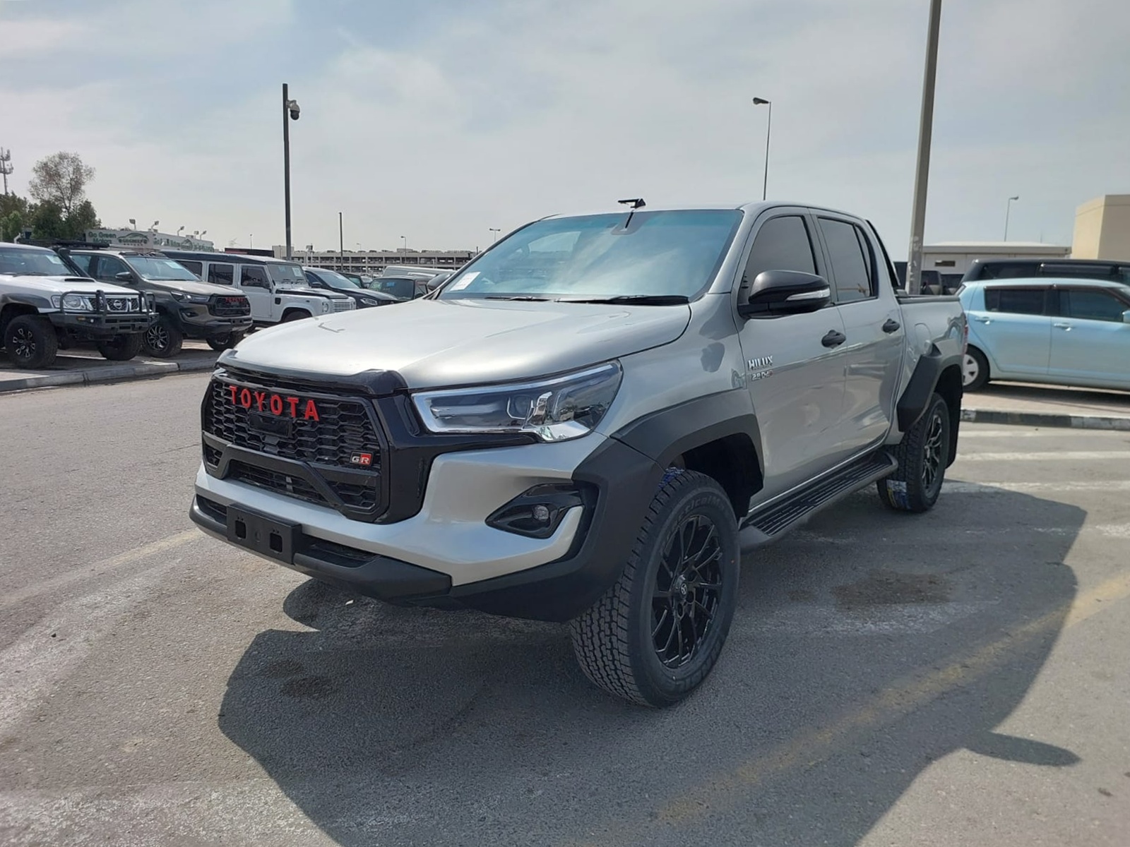 TOYOTA Hilux