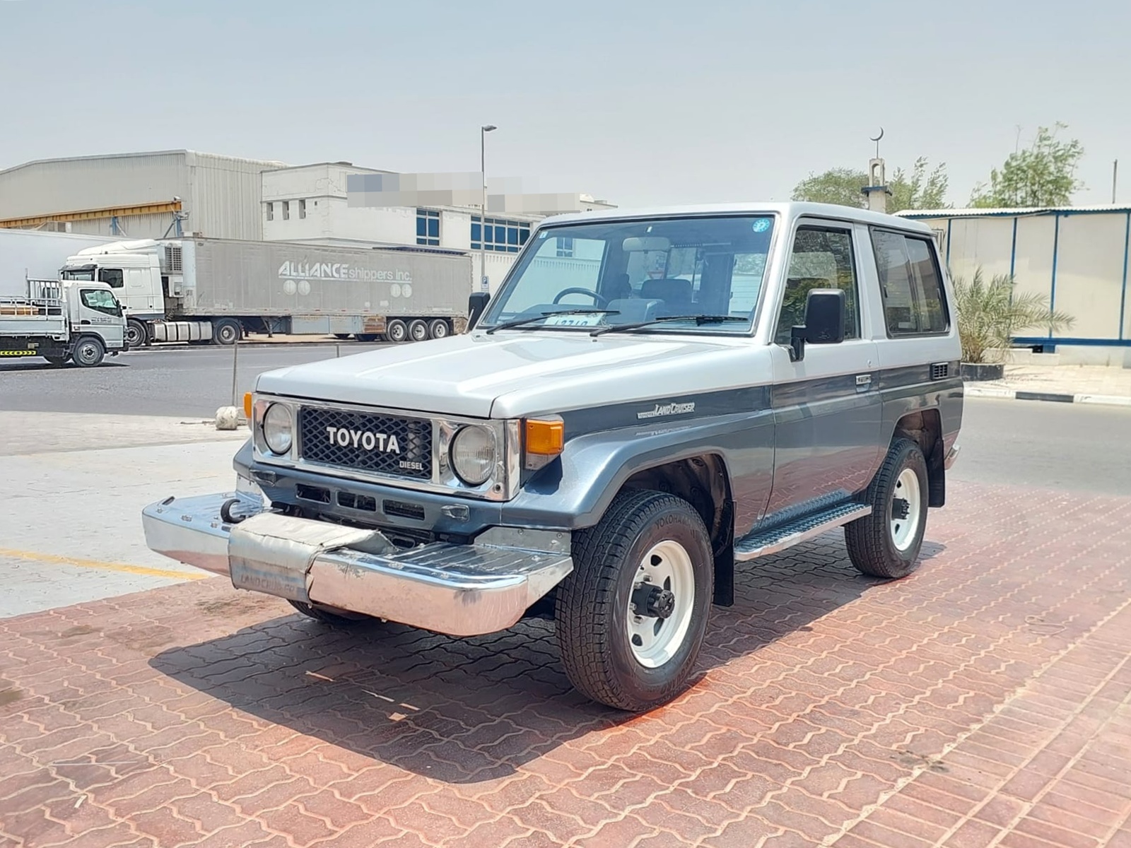 TOYOTA Land Cruiser