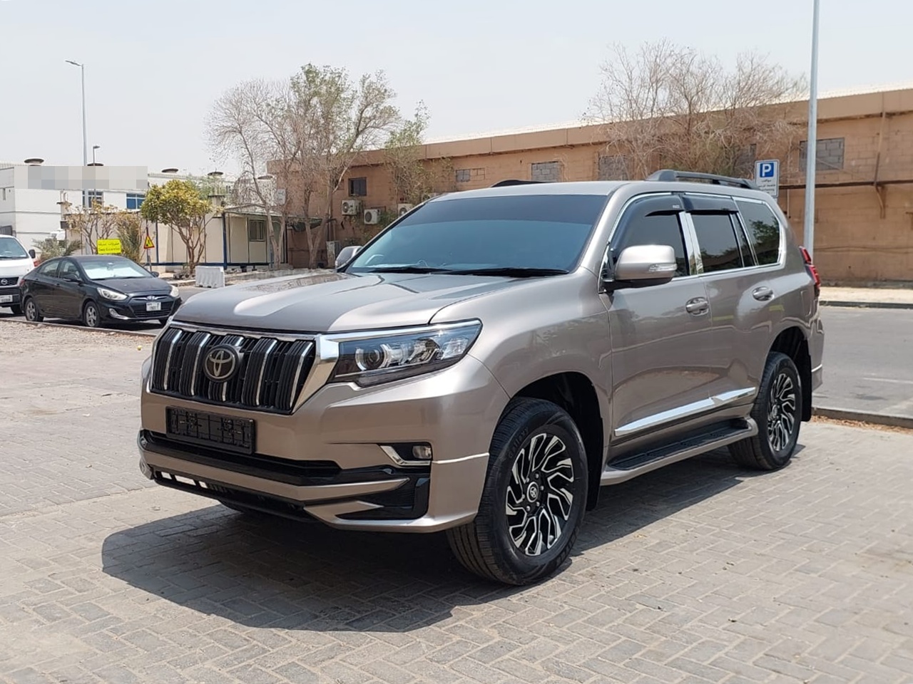 TOYOTA Land Cruiser Prado
