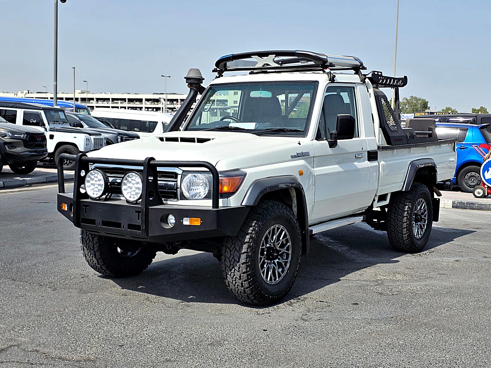 TOYOTA Land Cruiser