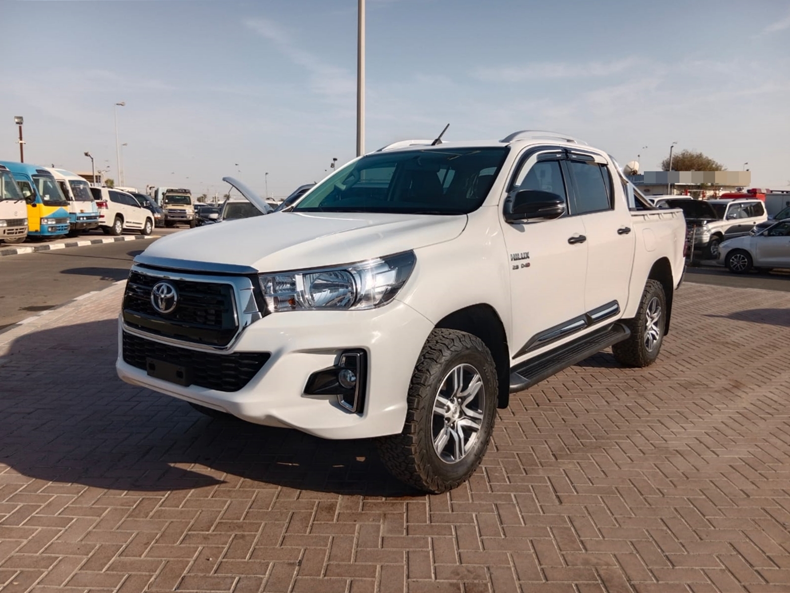 TOYOTA Hilux