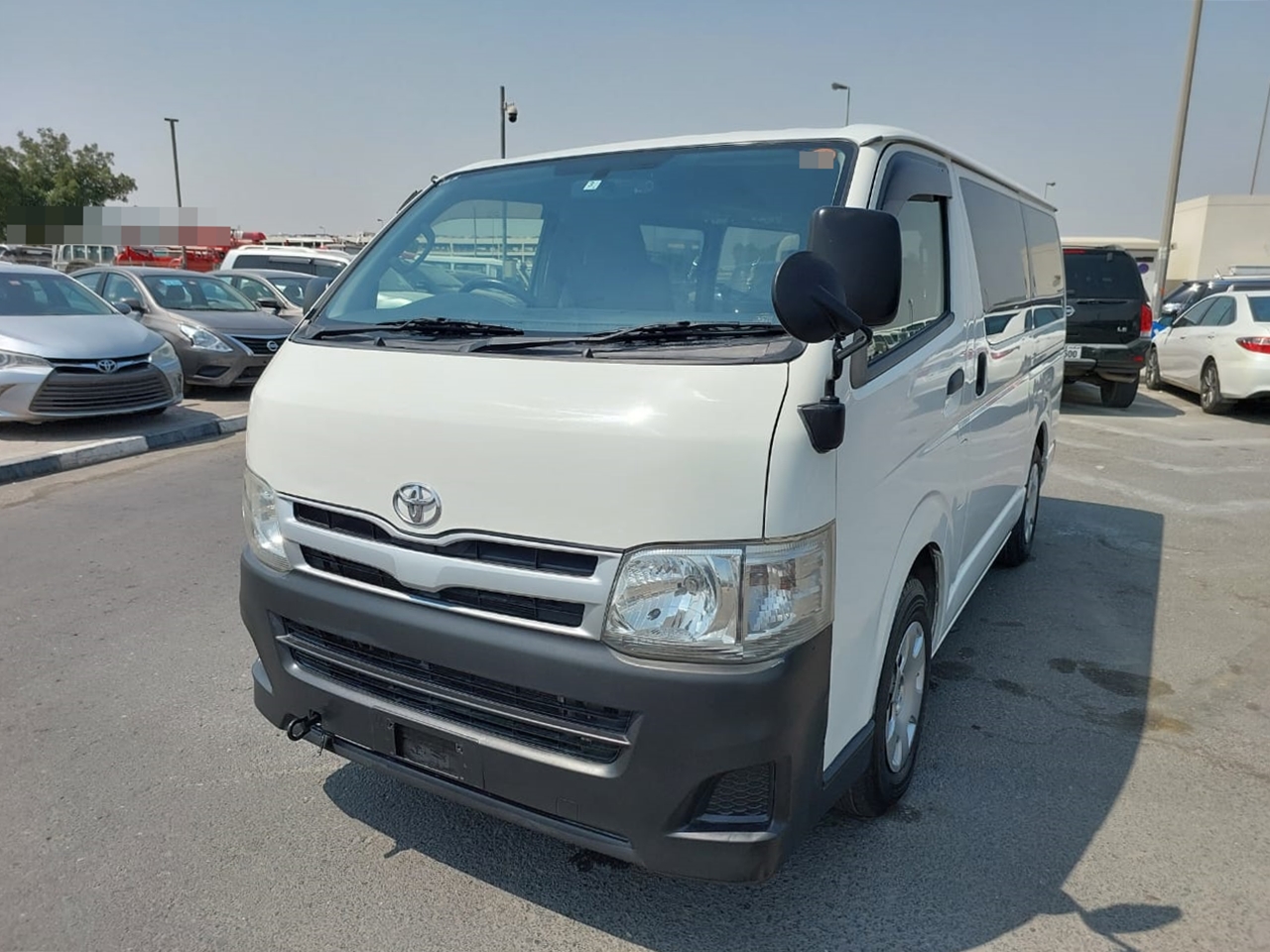 TOYOTA HIACE