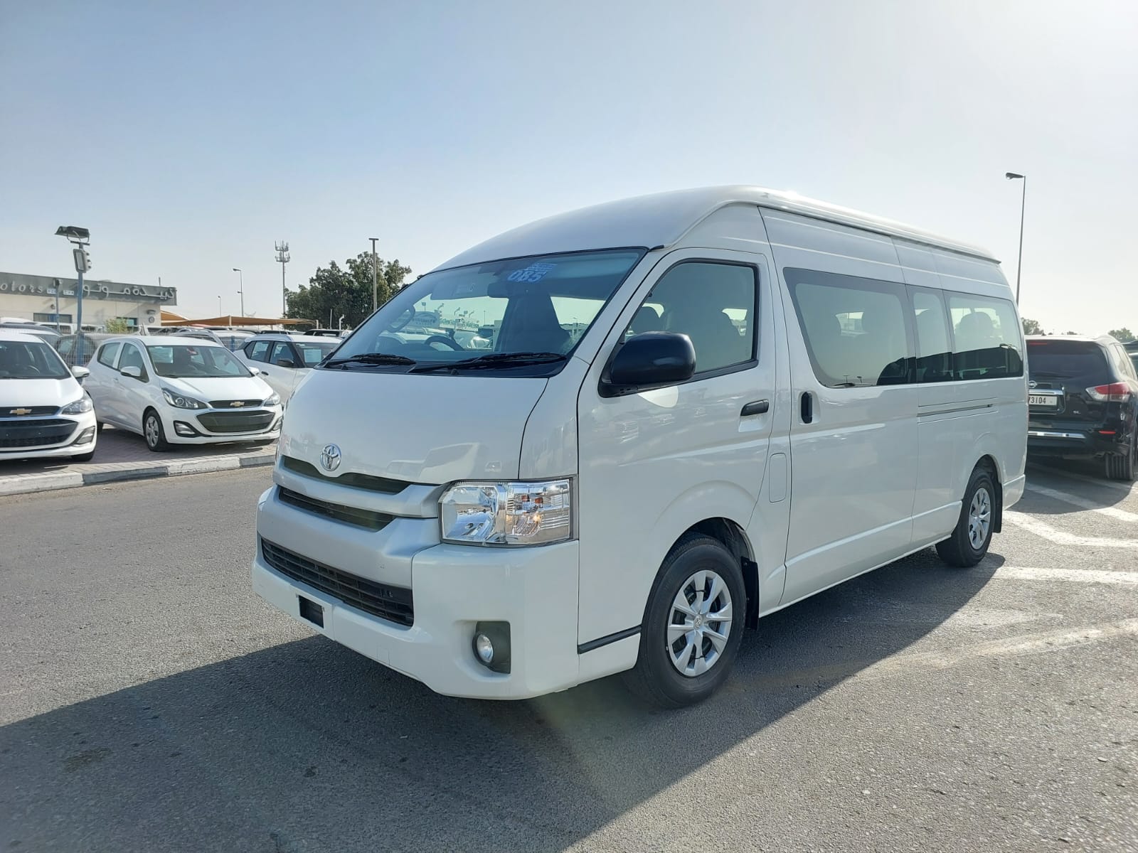 TOYOTA Hiace Commuter