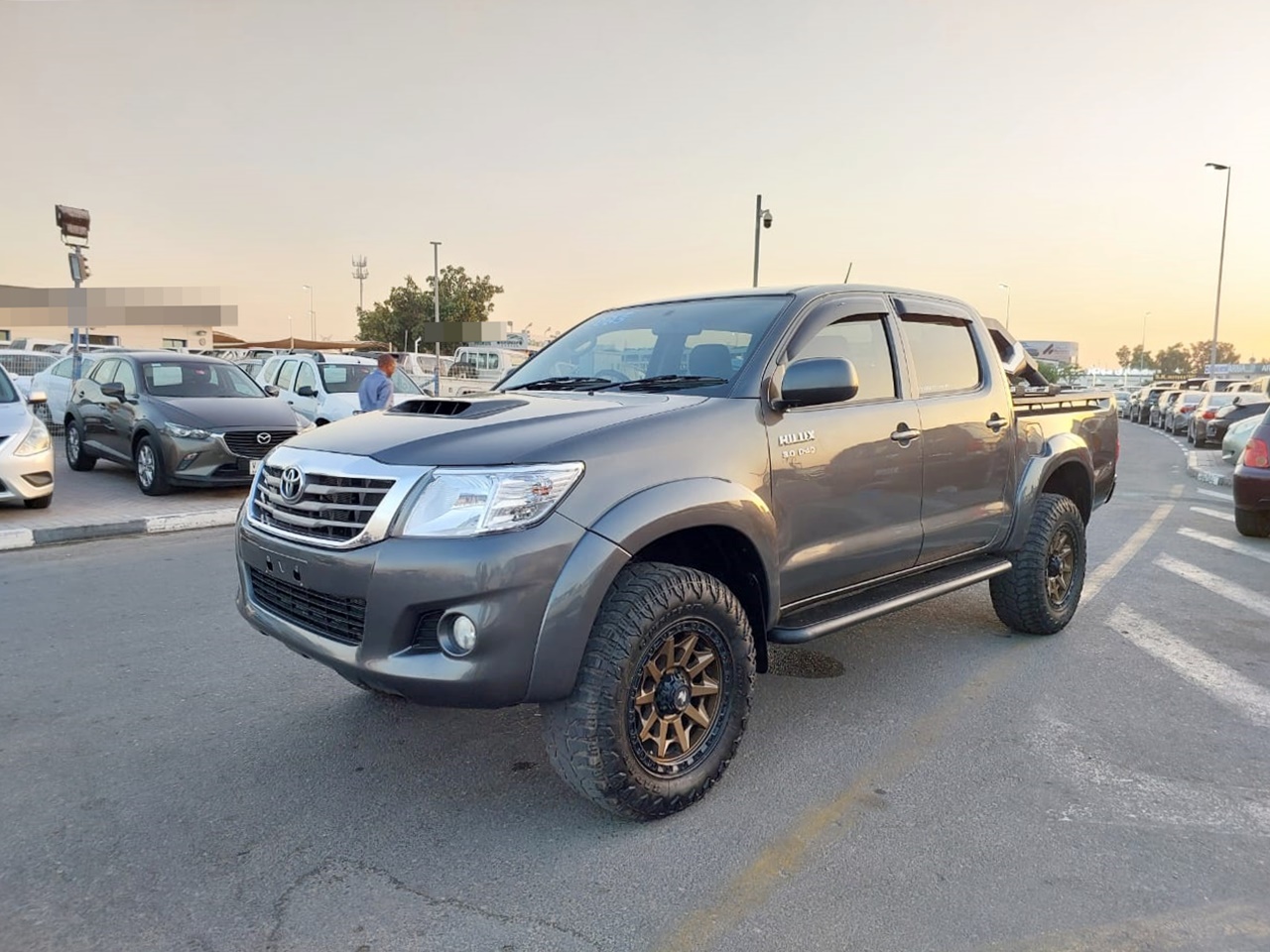 TOYOTA Hilux