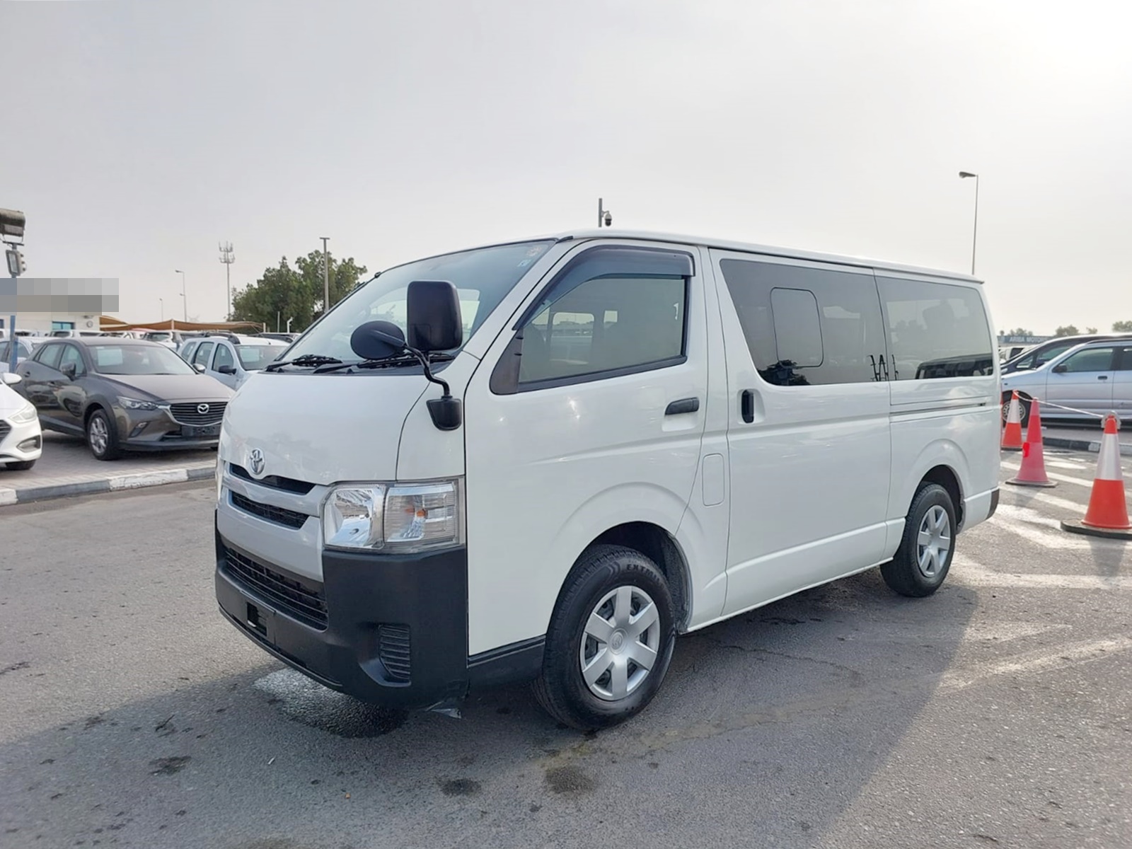 TOYOTA HIACE