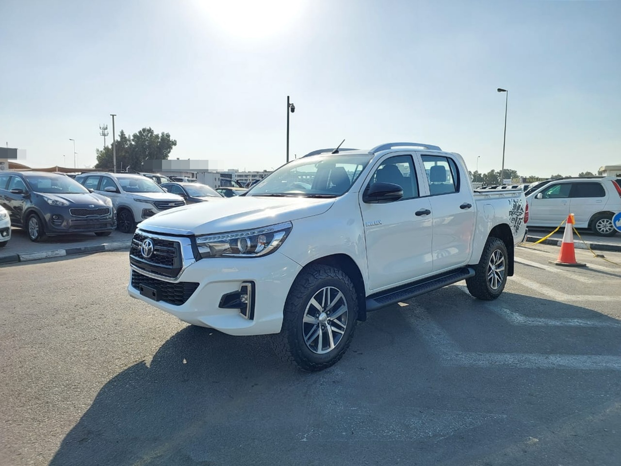 TOYOTA Hilux