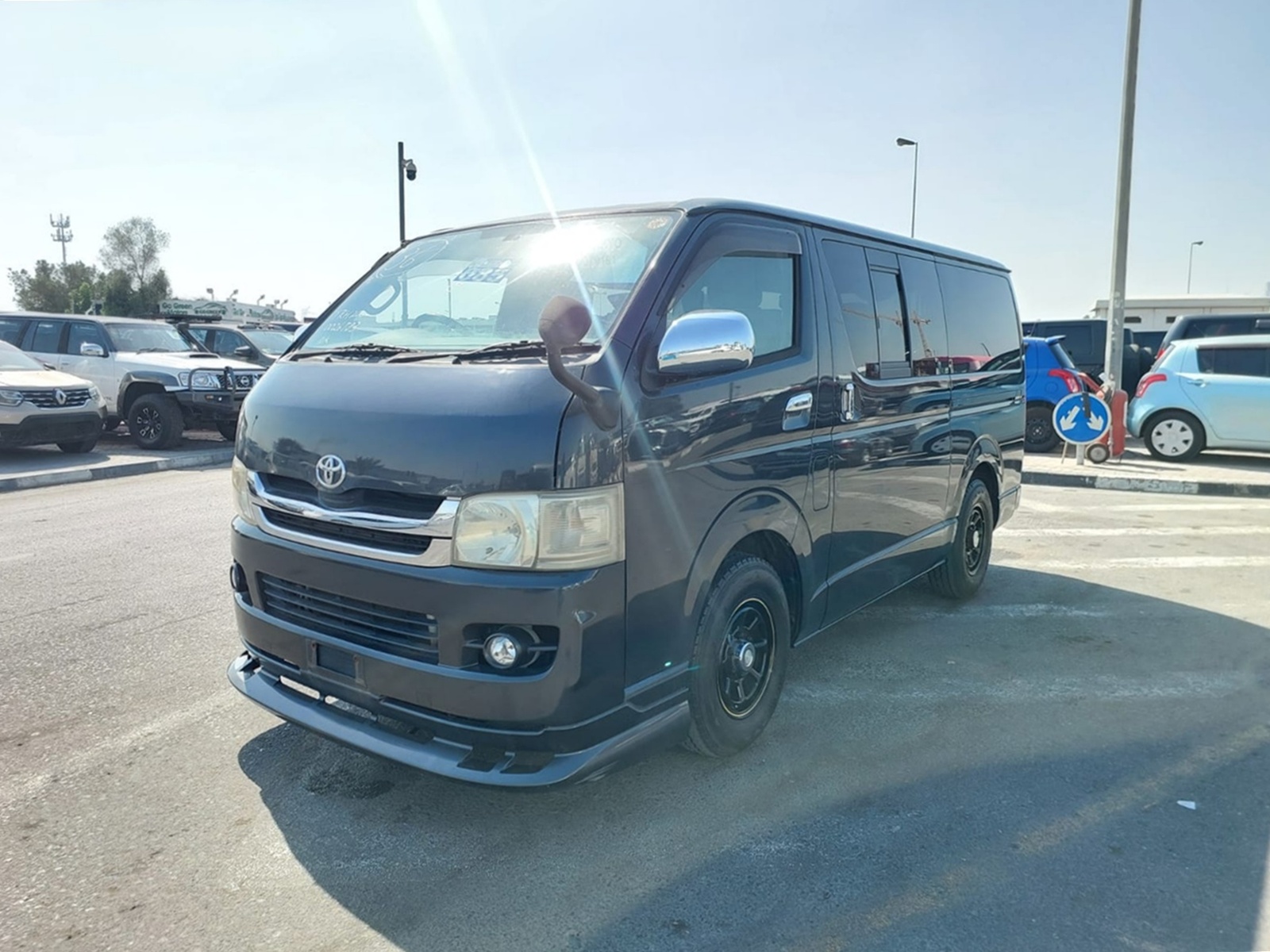 TOYOTA HIACE
