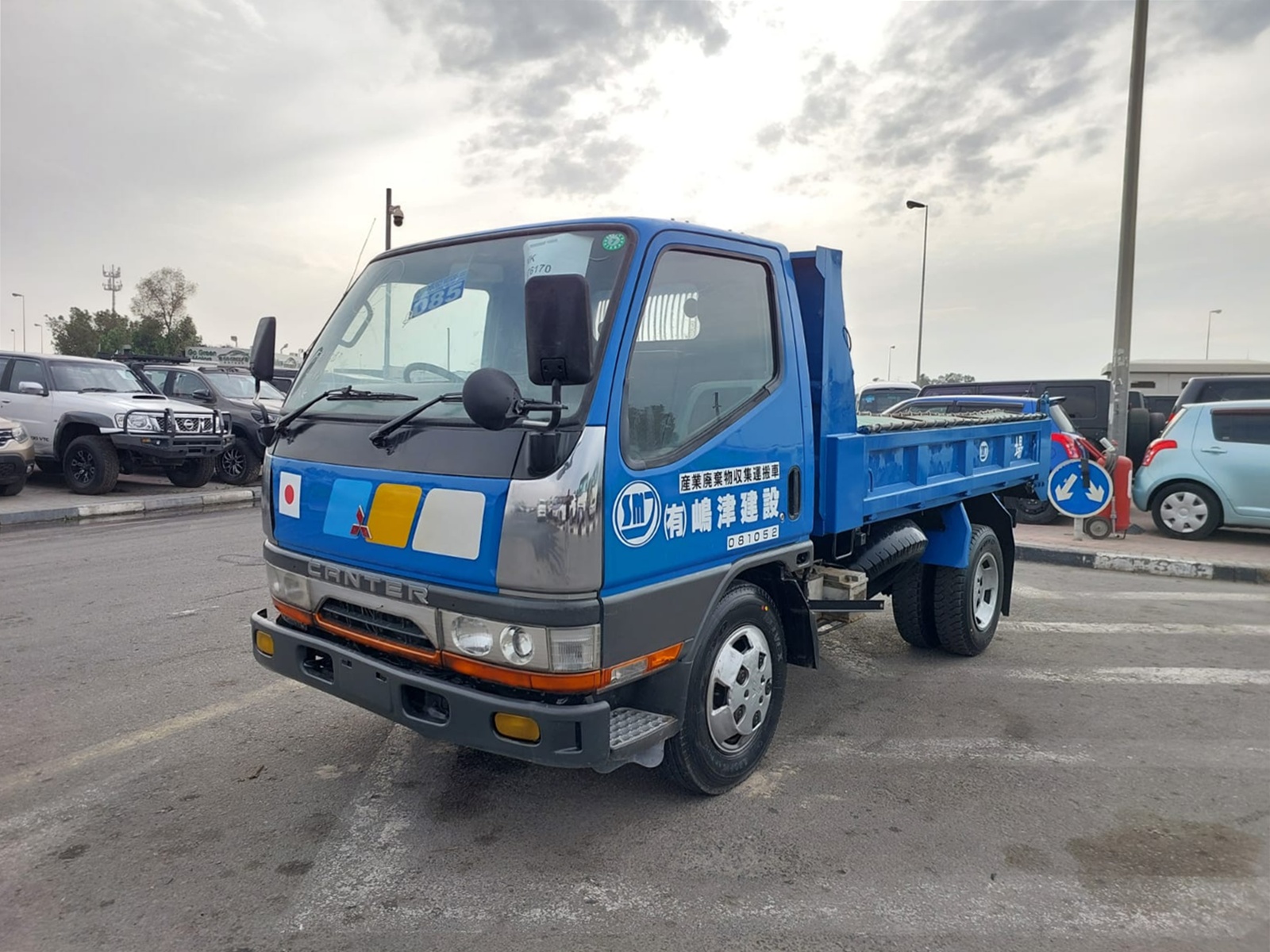 MITSUBISHI Canter