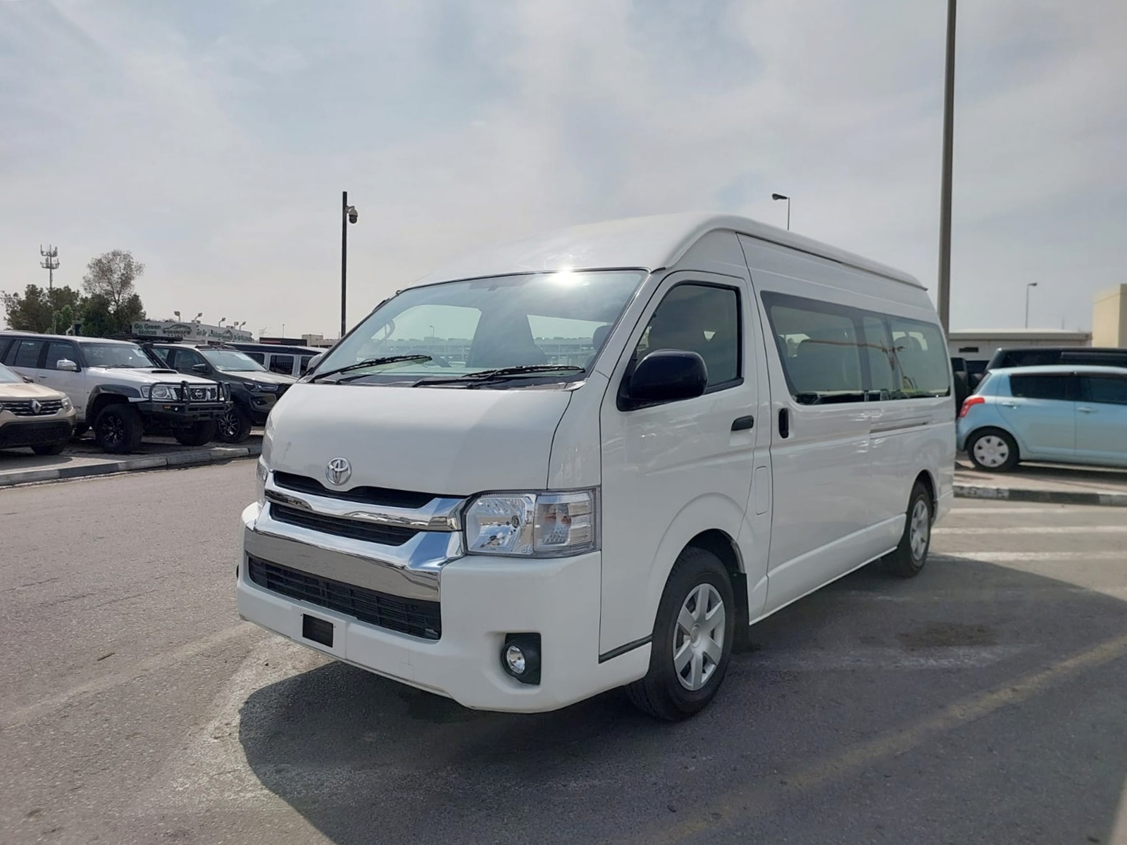 TOYOTA HIACE
