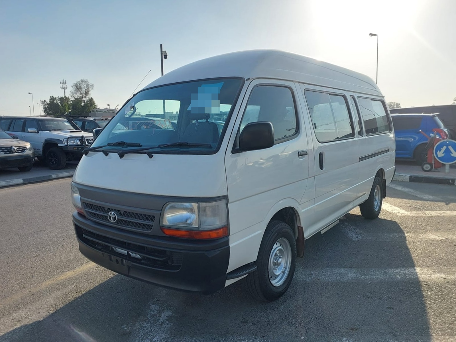 TOYOTA HIACE