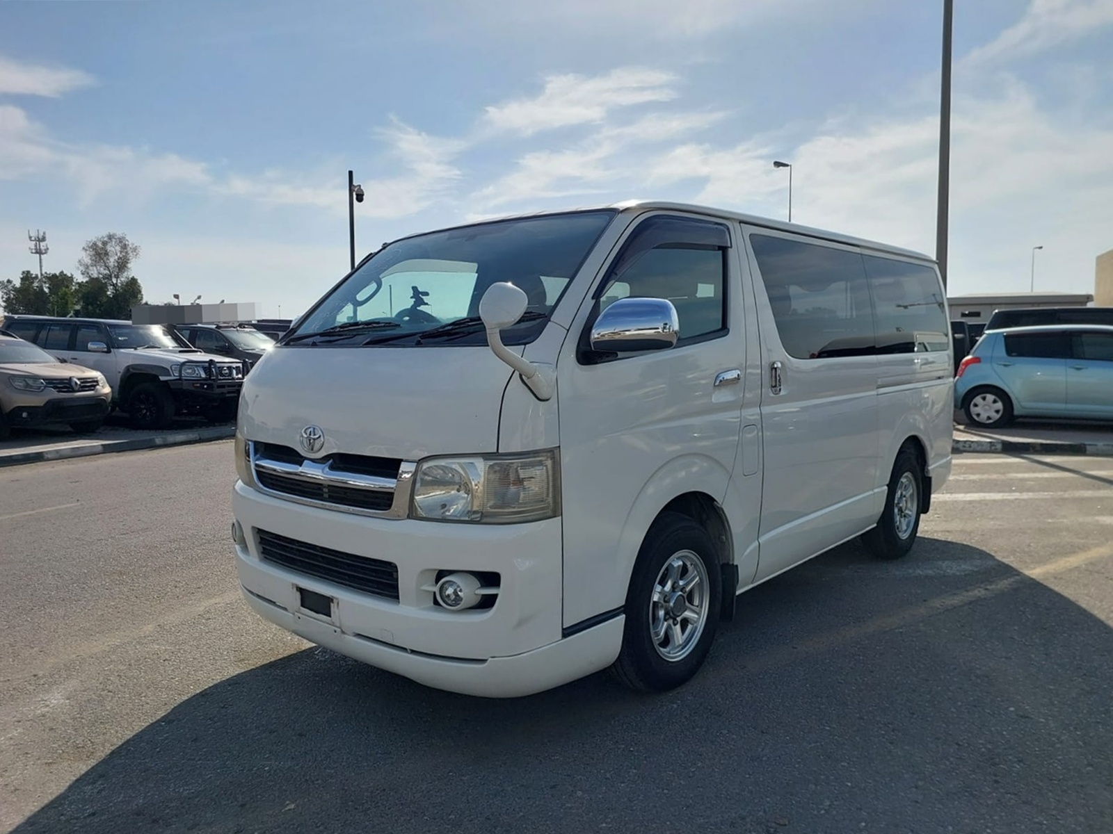 TOYOTA HIACE
