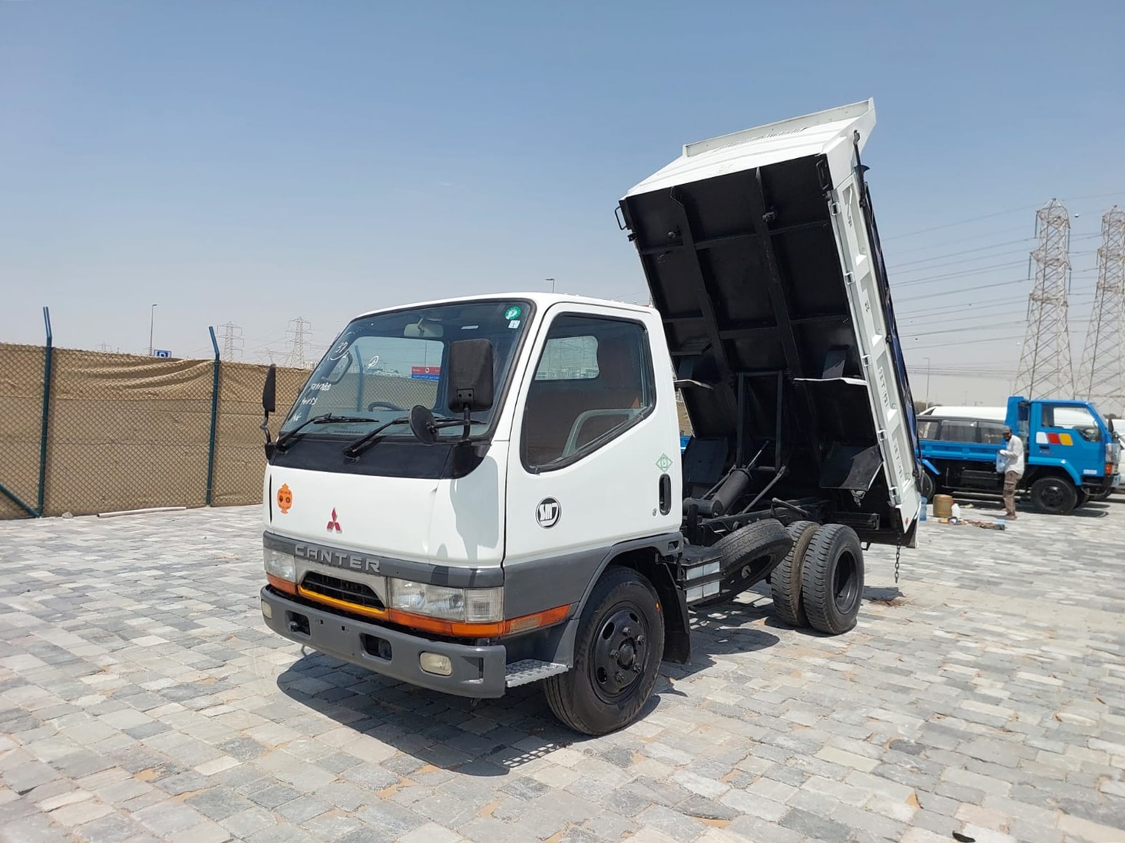 MITSUBISHI Canter