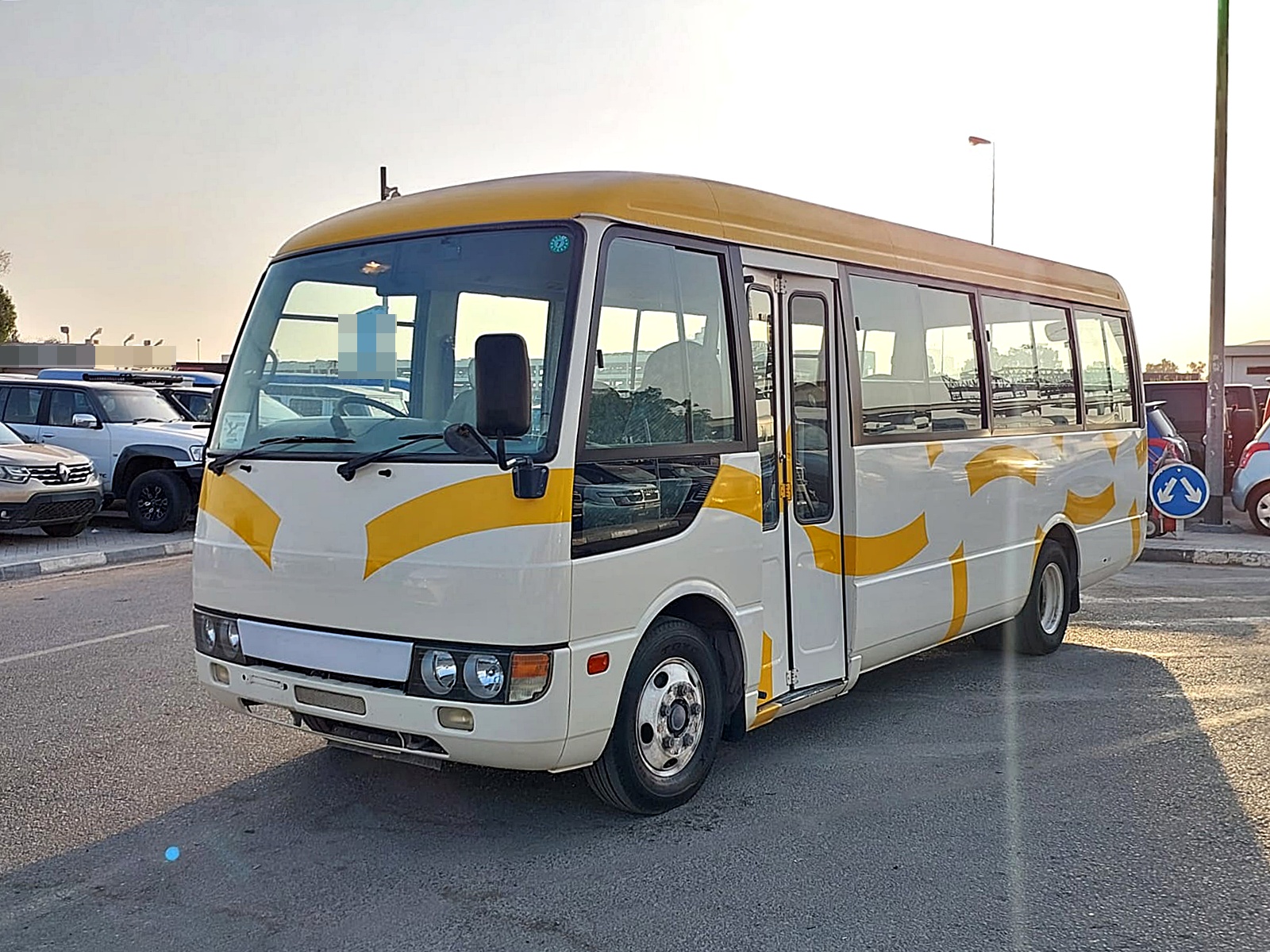 MITSUBISHI Rosa