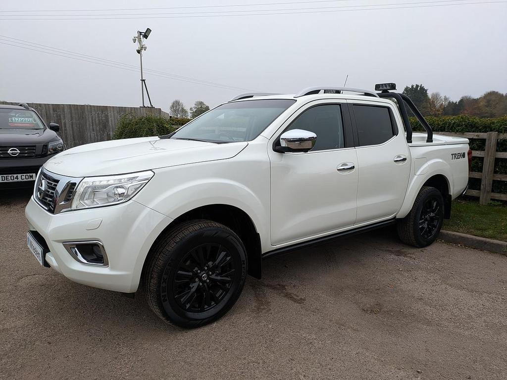 NISSAN Navara