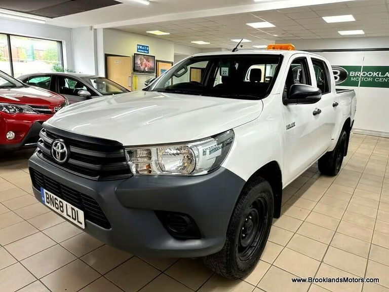 TOYOTA Hilux