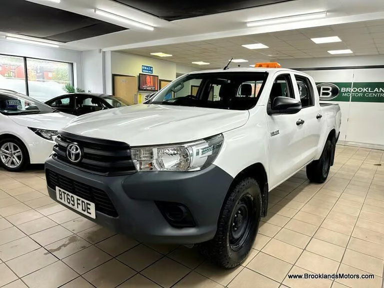 TOYOTA Hilux