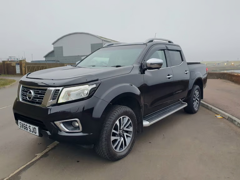 NISSAN Navara