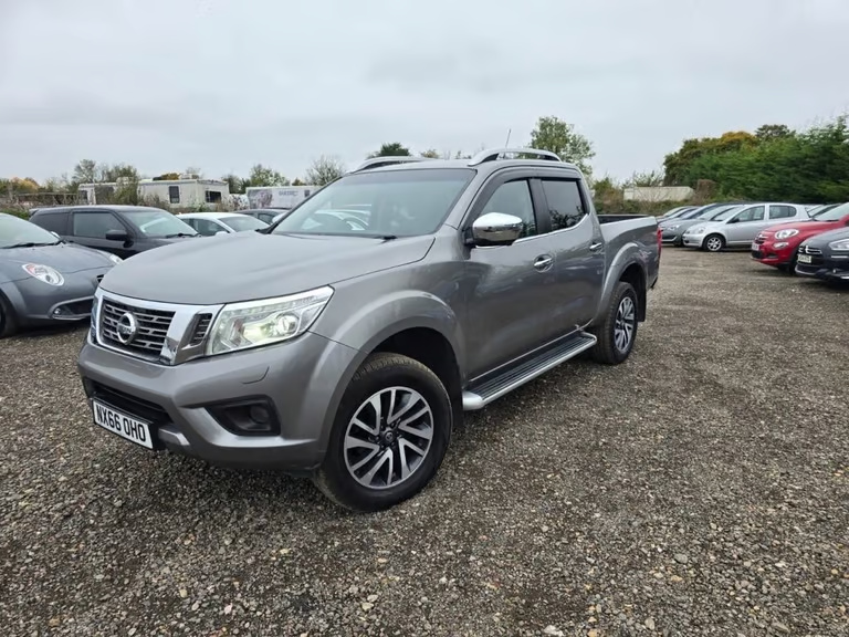 NISSAN Navara