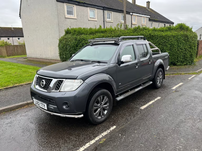 NISSAN Navara