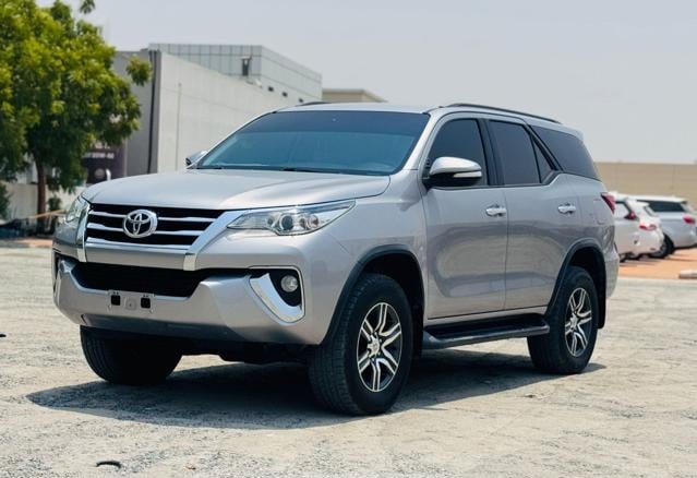 TOYOTA Fortuner