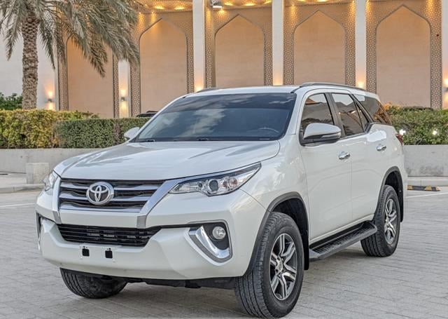 TOYOTA Fortuner