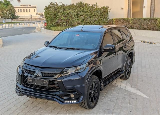 MITSUBISHI MONTERO