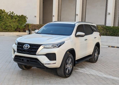 TOYOTA Fortuner