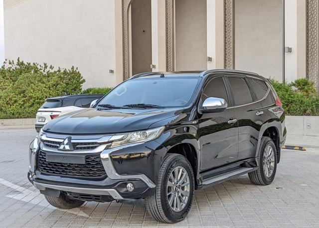 MITSUBISHI MONTERO